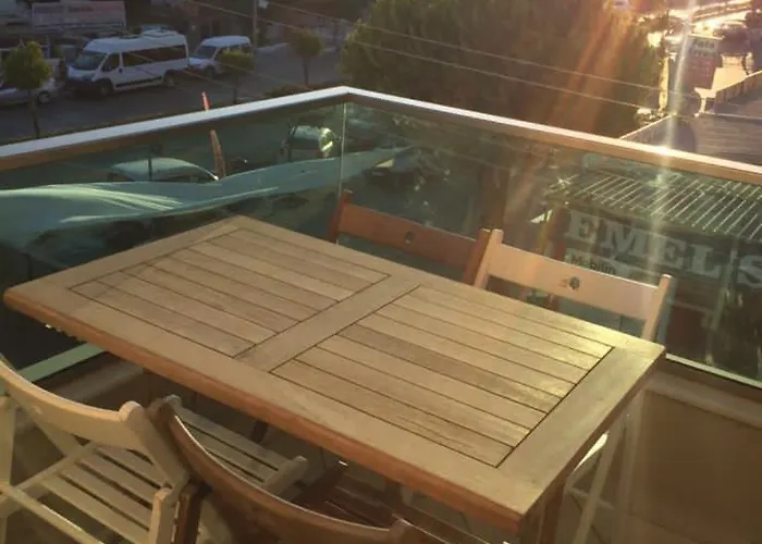 Cadde üzeri Özdere